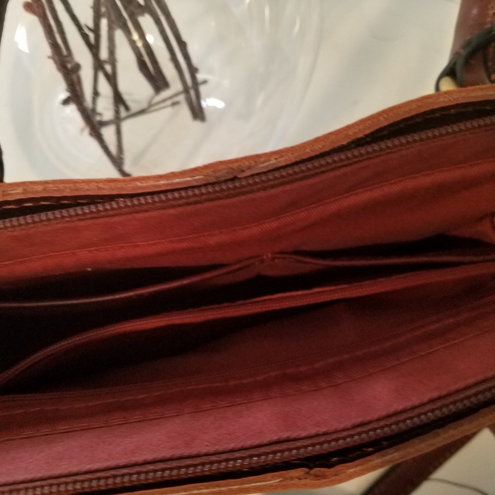 Wilsons Leather Co Burgundy Wine Colored Leather Shoulder and Crossbody Purse - Picture 8 of 8